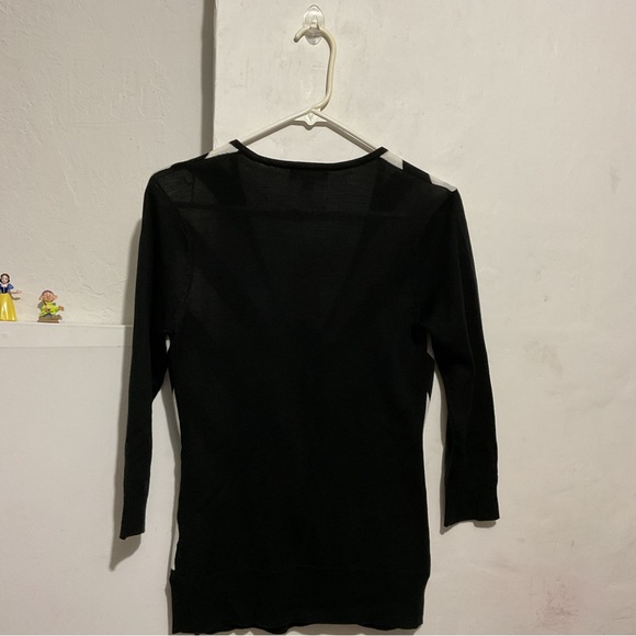 New York and company sweater black and white : Box R: - Picture 4 of 9